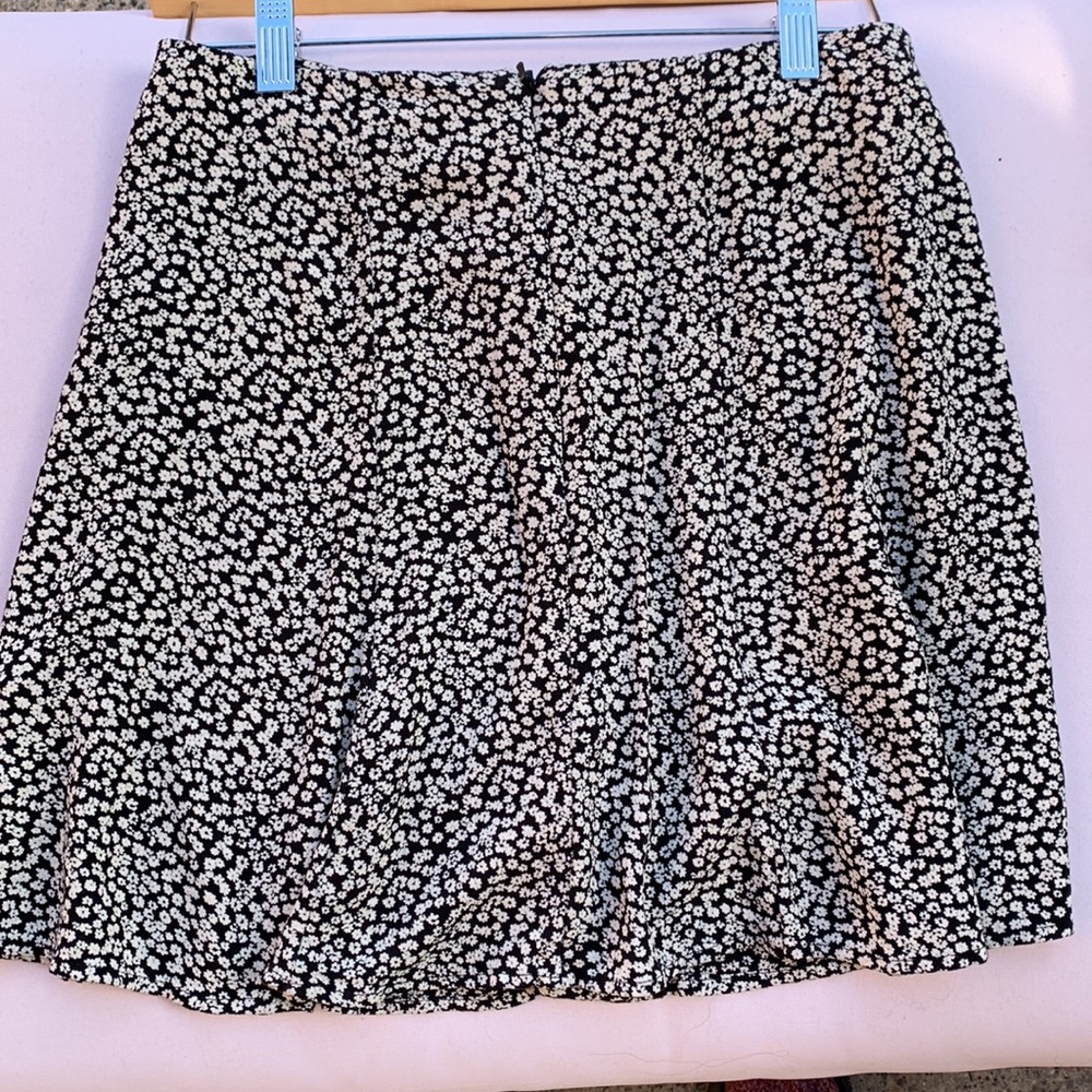 Size 2 American Eagle floral print skirt - Picture 5 of 8